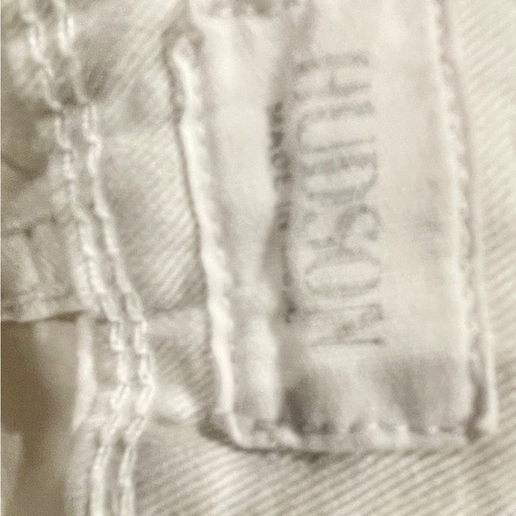 HUDSON white jeans w/back pocket flap. RN#107906 CA#00635. Bootcut, stretch. - Picture 8 of 10